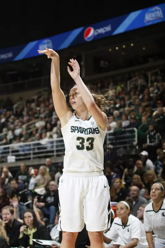 Senior Taylor Alton went 6-for-9 from behind the arc, en route to a career high 20 points on Saturday afternoon.