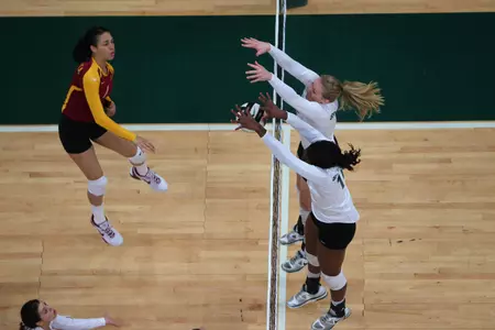 Both Amy Dentlinger and Alexis Mathews had five blocks in the match.
