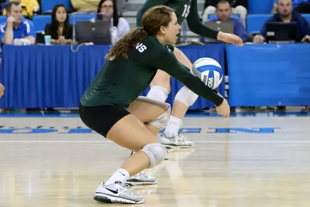 Taylor Galloway passes a ball in a 3-2 win over San Diego last night.