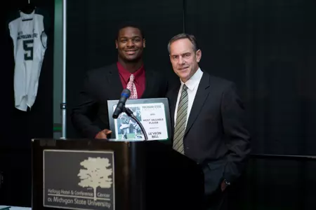 Junior running back Le'Veon Bell, who ranks third in the nation with 137.3 rushing yards per game, is the 2012 Governor's Award recipient (Most Valuable Player).