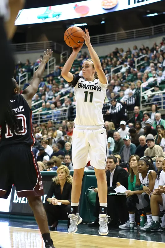 Junior Annalise Pickrel went 3-for-7 from behind the arc en route to her game-high 16 points this afternoon against Temple.