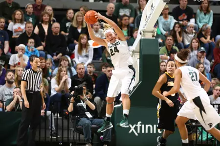 Senior Courtney Schiffauer has set career highs in assists in each of the last two games (11 assists, 1 turnover).