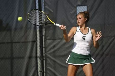 Sophomore Katarina Lingl is 5-1 in singles play.