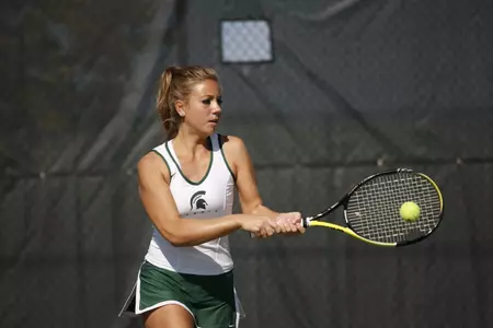 Sophomore Katarina Lingl notched a singles victory at the No. 4 spot against Detroit.