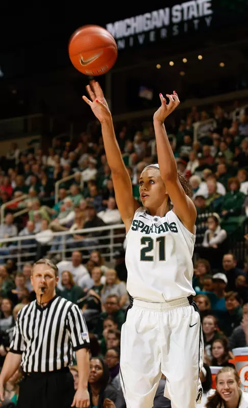 Klarissa Bell scored a career high 19 points, going 8-for-12 from the field, in 38 minutes.