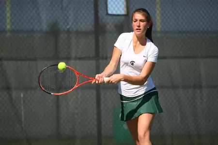Marina Bohrer captured a victory on court two against Purdue.