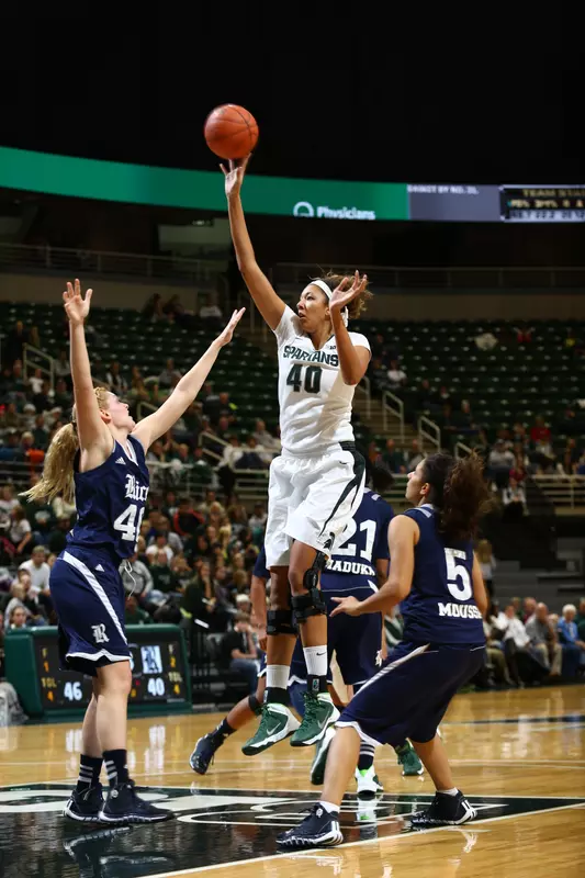 In her first game since Nov. 2011, Madison Williams scored six points in five minutes tonight.