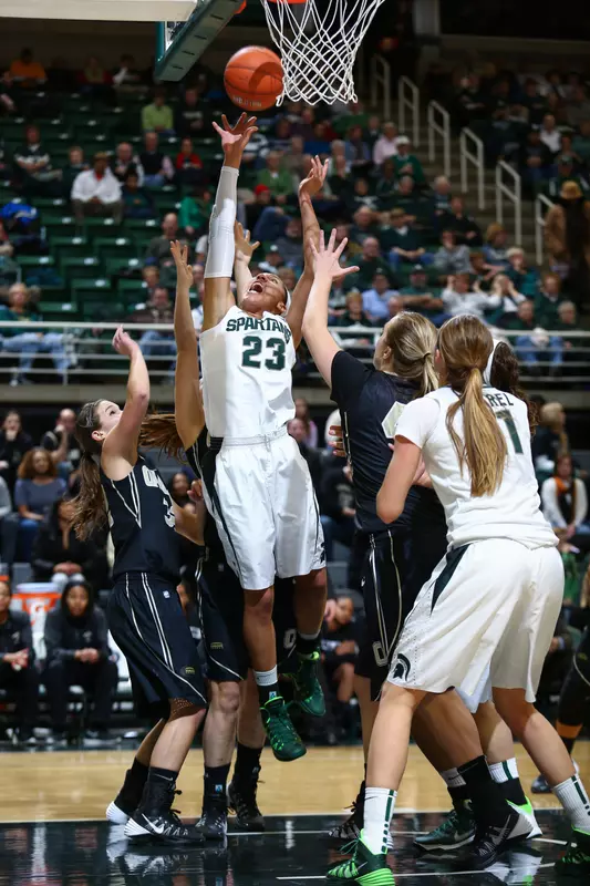 Redshirt freshman Aerial Powers had her third double-double of the season with game highs of 21 points and 11 rebounds.
