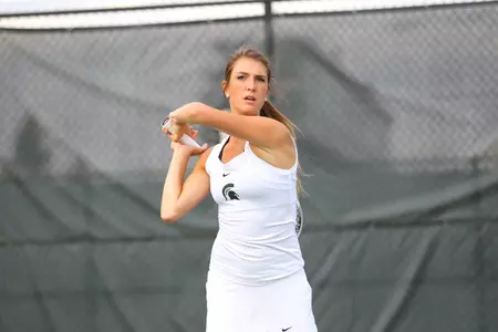 Marina Bohrer is on a seven match winning streak in singles play.