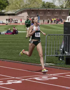 Leah O'Connor wins her second gold medal in two days in her first ever race in the 5,000-meter run.