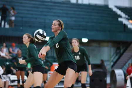 Chloe Reinig made her collegiate debut with 13 kills