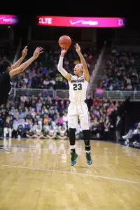 Aerial Powers scored a game-high 21 points versus Indiana.