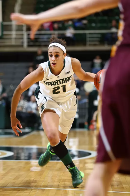 Senior Klarissa Bell set a new career high with 10 assists tonight vs. Minnesota.