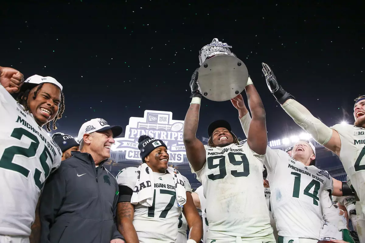 Raequan Williams Team celebration