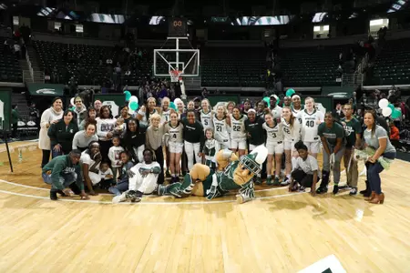 WBB Team Senior Day