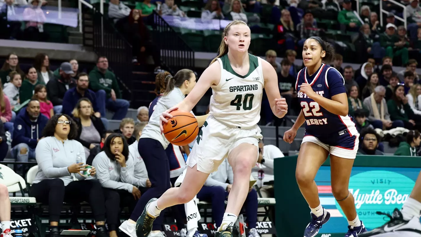 Julia Ayrault vs. Detroit Mercy