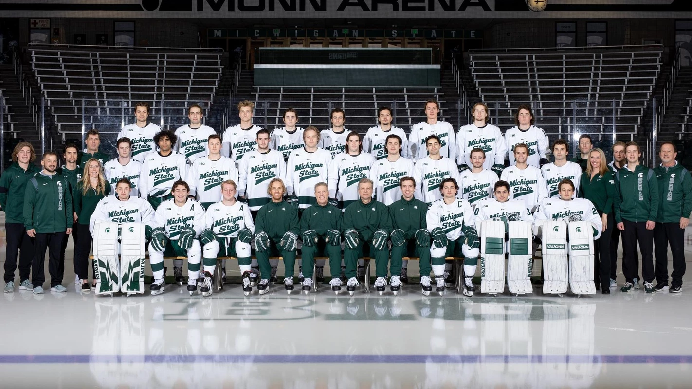 2021-22 Hockey team photo