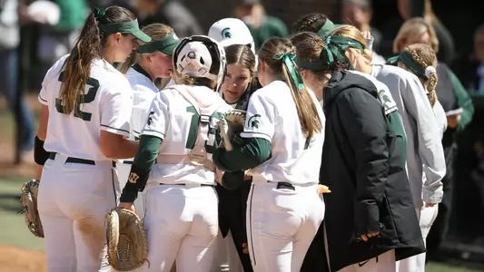 Softball Huddle, 2022