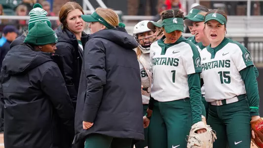 Softball Huddle, 2022