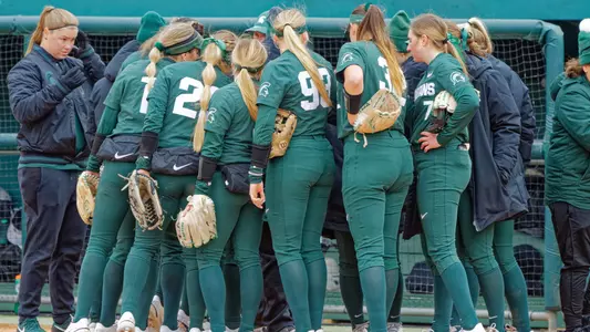 Softball Huddle, 2022