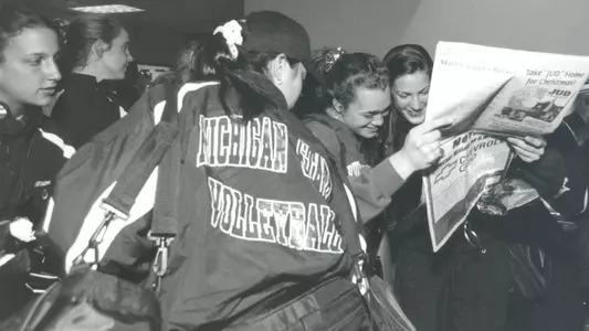 1995 Volleyball Final Four Newspaper