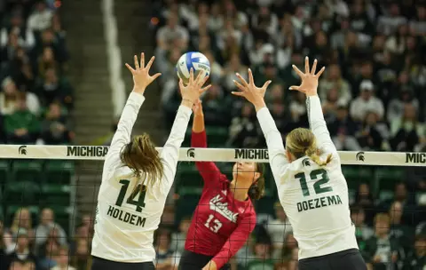 Taylah Holdem and Evie Doezema, volleyball, 2023, Nebraska