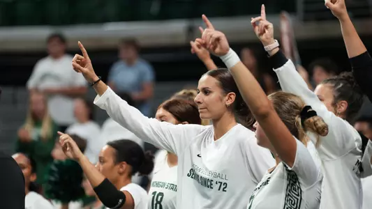 Zuza Kulig, volleyball, 2023, Syracuse, crop