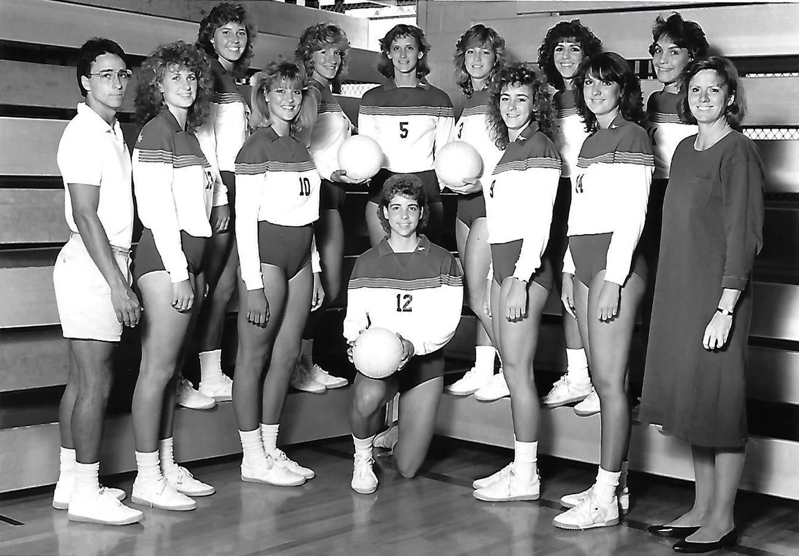 1987 Volleyball Team Photo