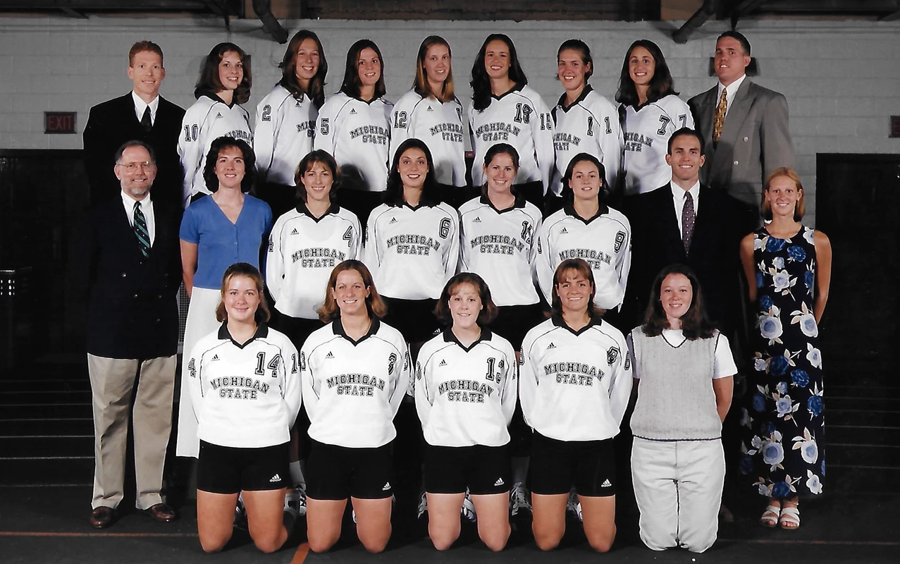 1998 Volleyball Team Photo