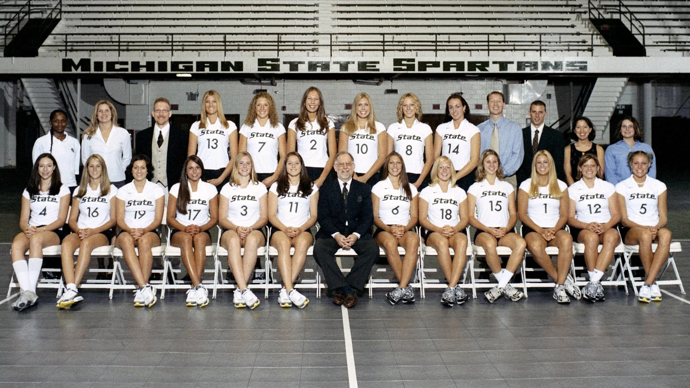 2002 Volleyball Team Photo