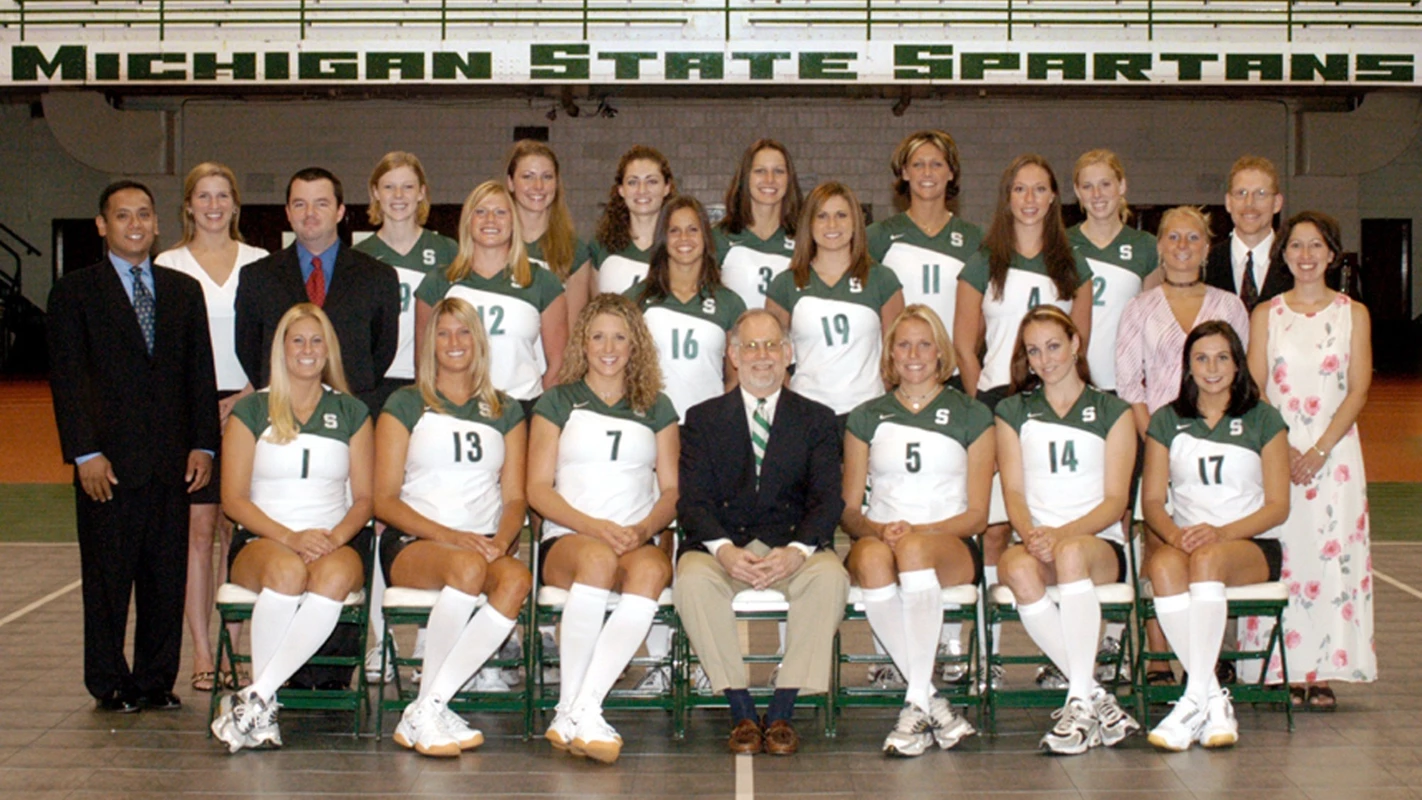 2004 Volleyball Team Photo