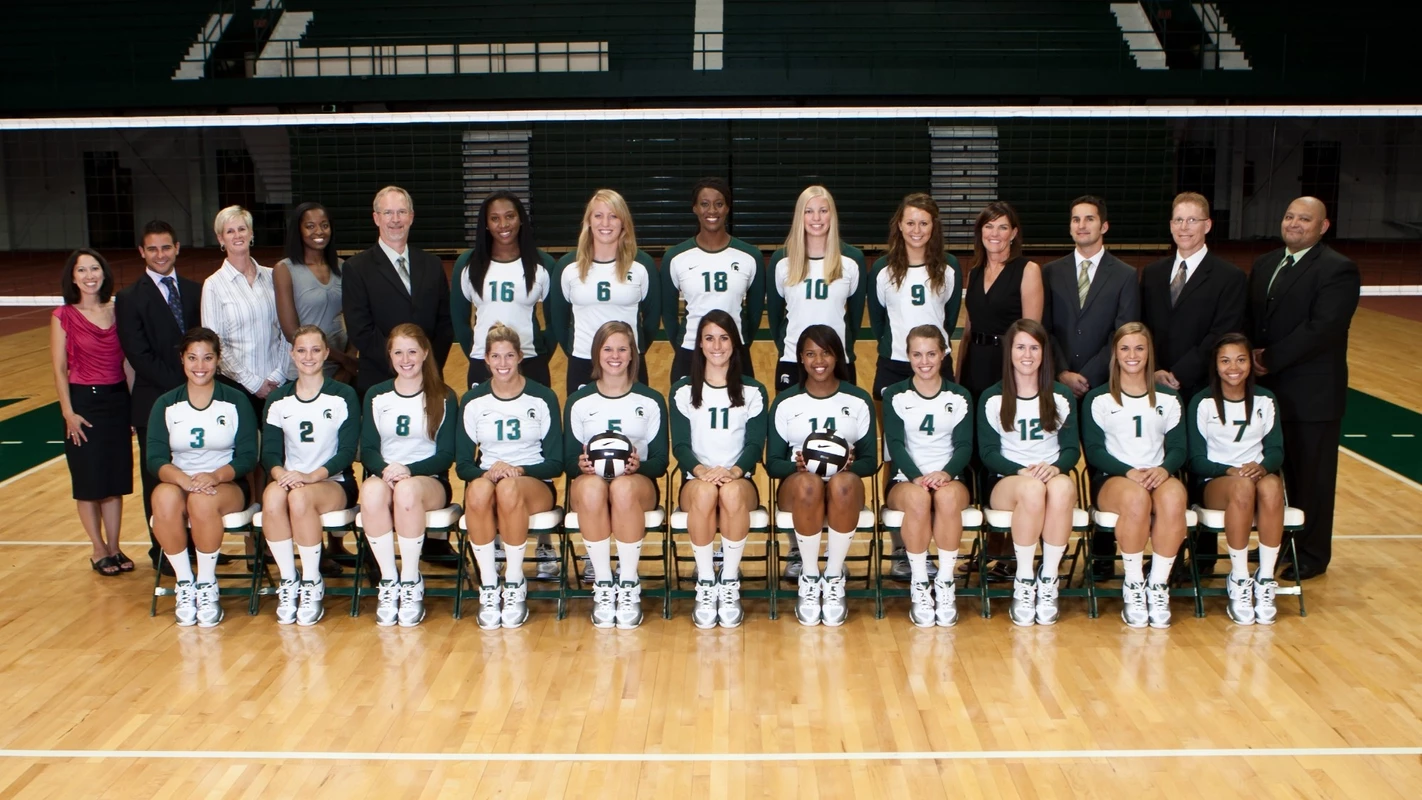 2011 Volleyball Team Photo