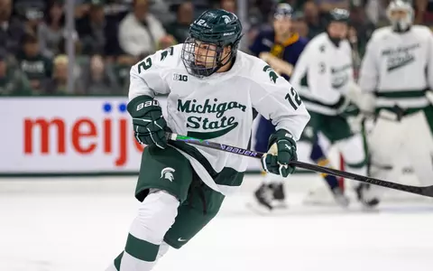 Griffin Jurecki, hockey, action, 2025-26