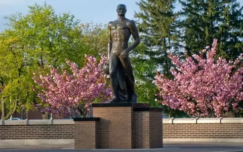 Sparty statue