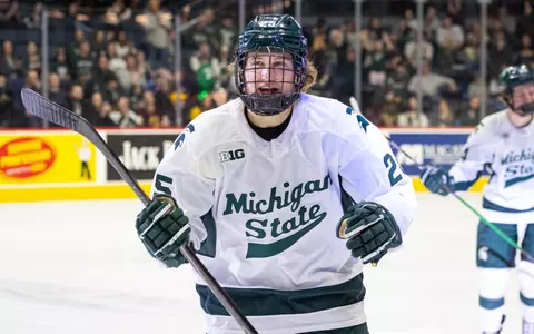 Cole Burke, action, hockey, 2025-26