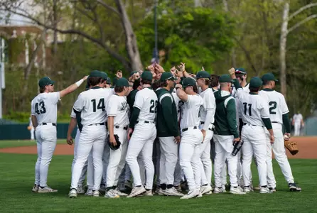 Team huddle vs Oregon
