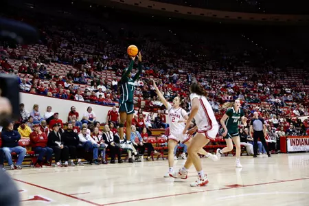 Jalyn Brown shoot a 3-pointer vs. IU