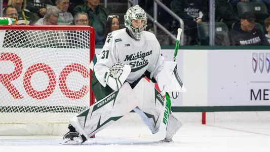 Joshua Ravensbergen in goal for Michigan State at Munn Ice Arena