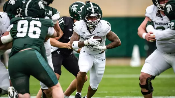 Jaziun Patterson runs the ball during the 2026 Spring Showcase at Spartan Stadium.