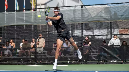 Aris Thanos action at Oregon.