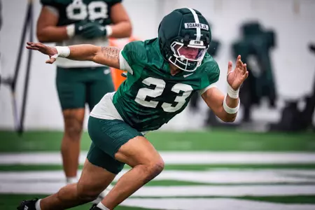Kenny Soares Jr. goes through a drill during a Michigan State spring practice in March 2026.