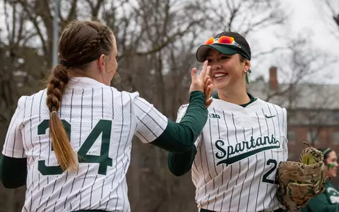 Britain Beshears and Evun Seeforth during pregame warmups
