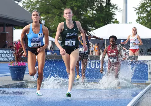 Kate Stewart-Barnett competes in Lexington in the NCAA First Round