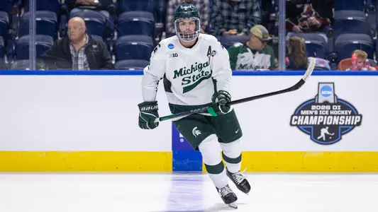 Patrick Geary warms up before the 2026 NCAA Tournament