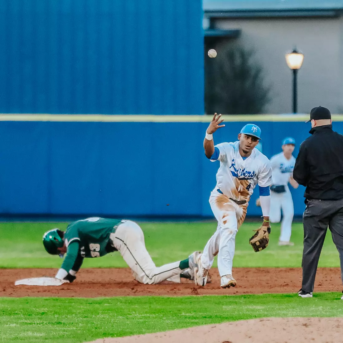 @MT_Baseball vs. Charlotte