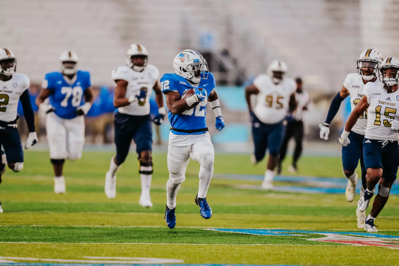 @MT_FB vs FIU, Salute to Veterans, 11/13/21