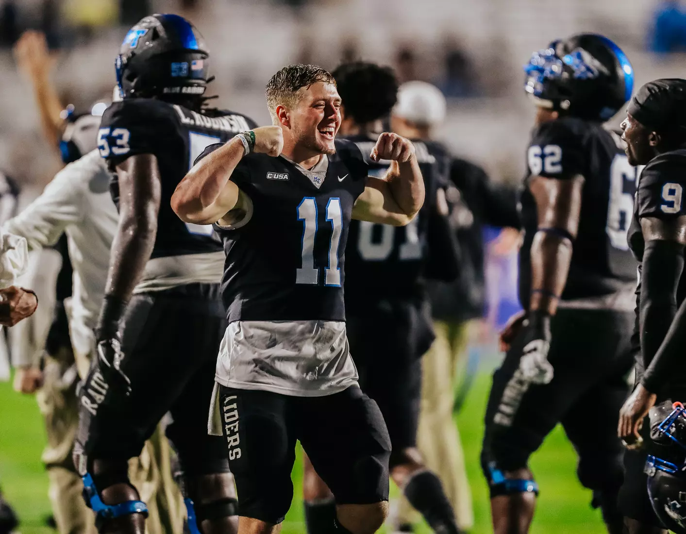 @MT_FB vs Marshall, 33-28, 10/02/21