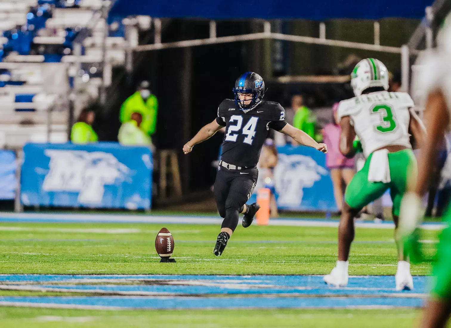 @MT_FB vs Marshall, 33-28, 10/02/21