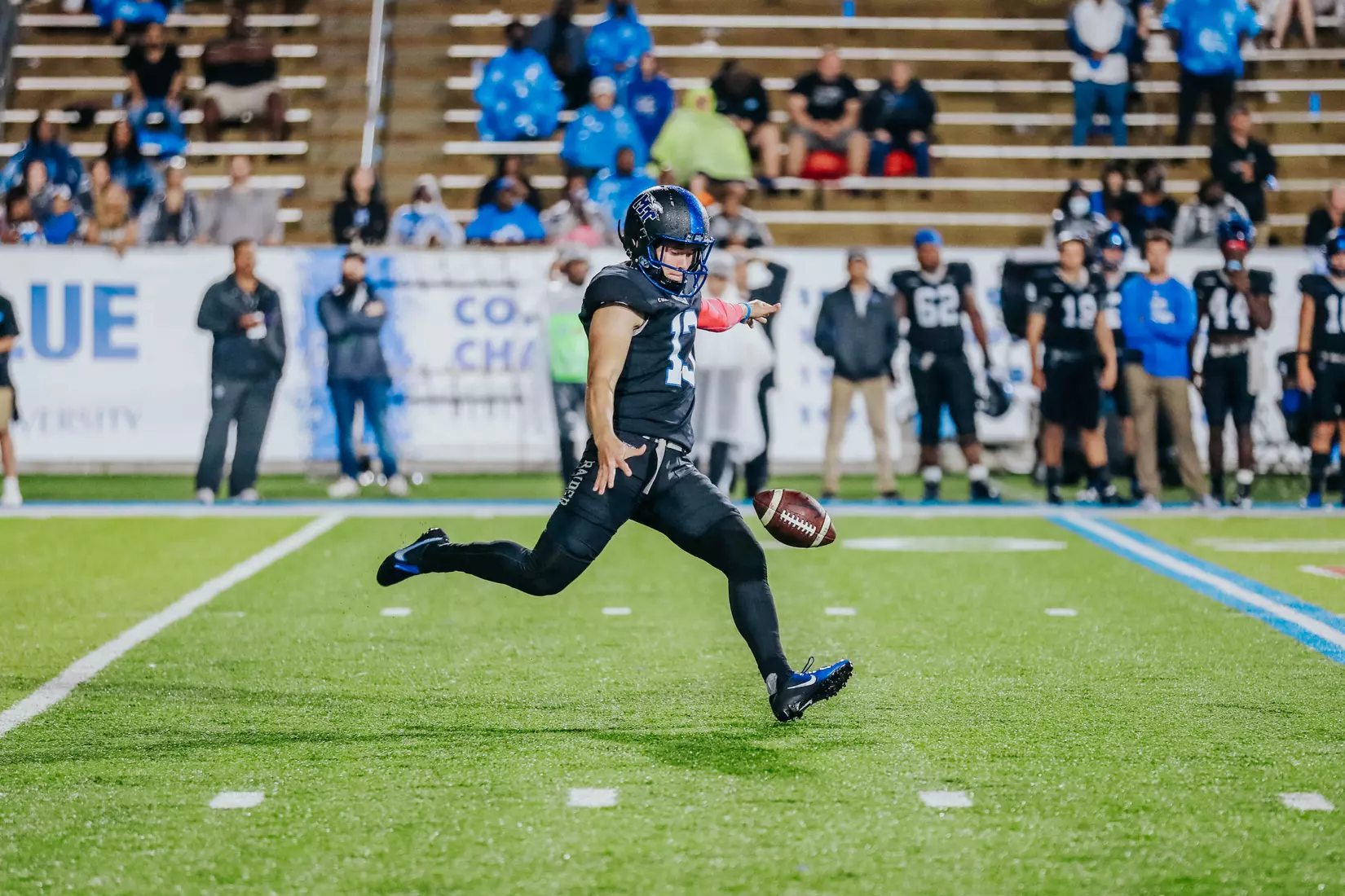 @MT_FB vs Marshall, 33-28, 10/02/21