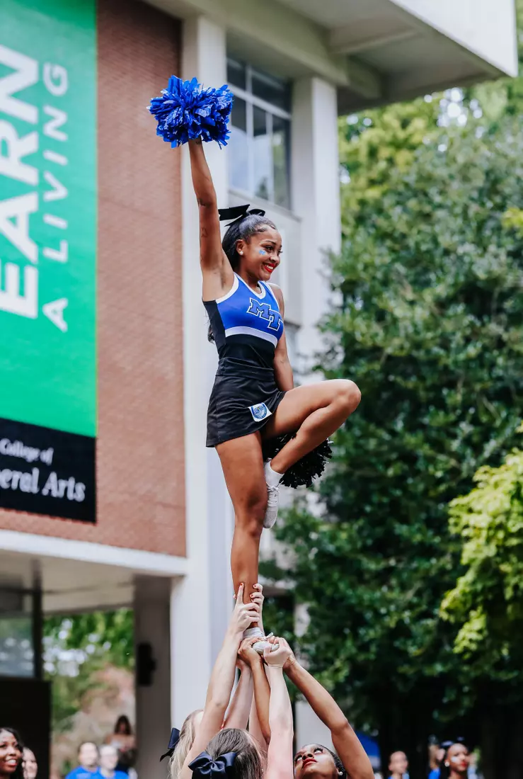 @MT_FB vs Marshall, 33-28, 10/02/21